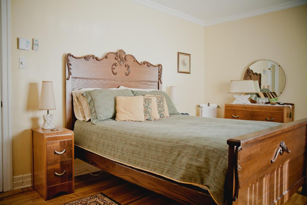 Maison Des Jardins B & B Монреаль Номер фото