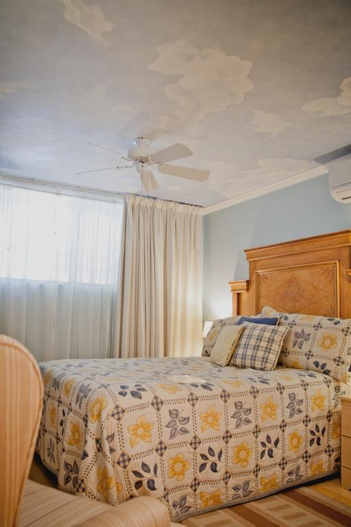 Maison Des Jardins B & B Монреаль Номер фото