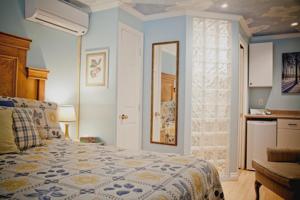 Maison Des Jardins B & B Монреаль Номер фото