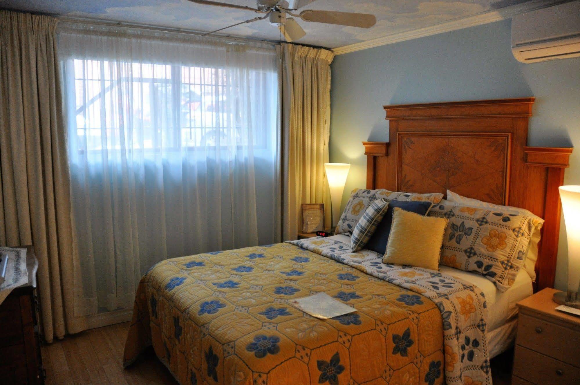 Maison Des Jardins B & B Монреаль Экстерьер фото