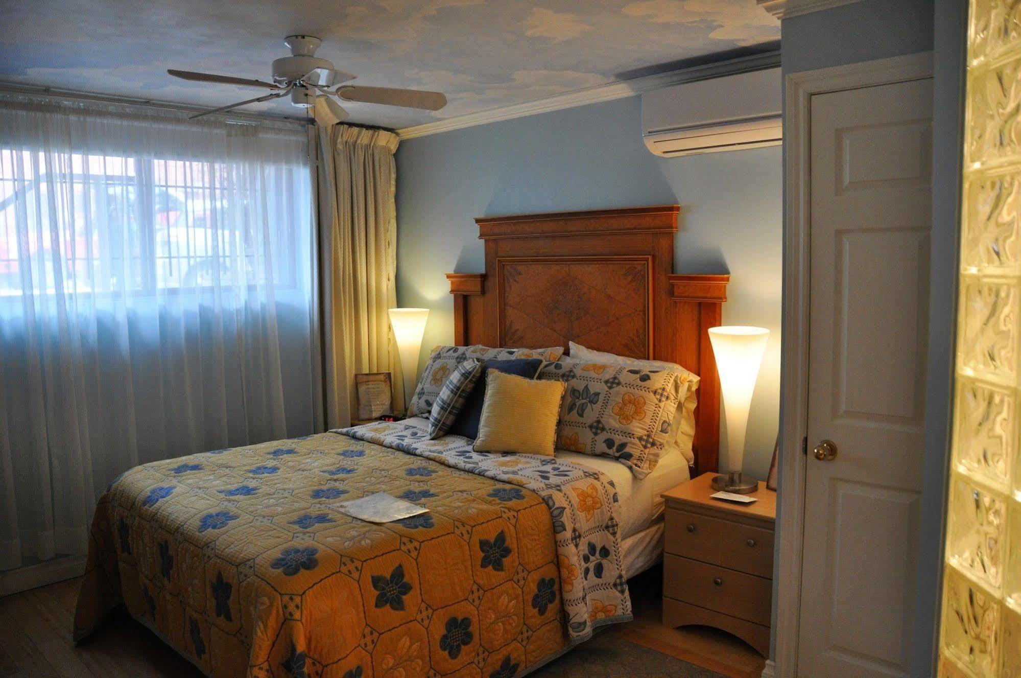 Maison Des Jardins B & B Монреаль Экстерьер фото